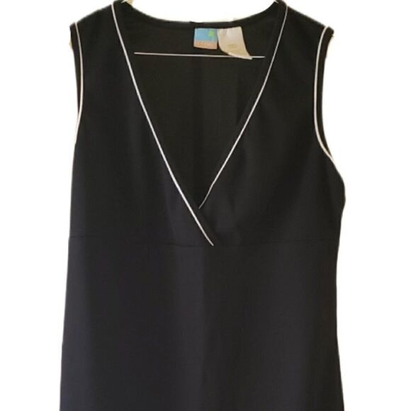 Le Cove Black with White Piping Short Sleeveless Dress - Picture 3 of 5